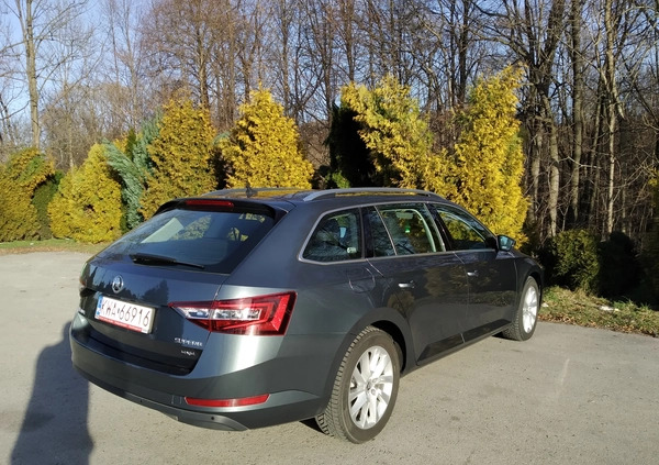 Skoda Superb cena 95940 przebieg: 116000, rok produkcji 2018 z Wadowice małe 79